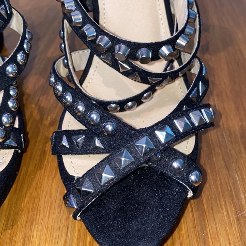 Forever 21 Black Suede Silver Studded Platform Ankle Strap Heel Size 10 - Picture 7 of 8